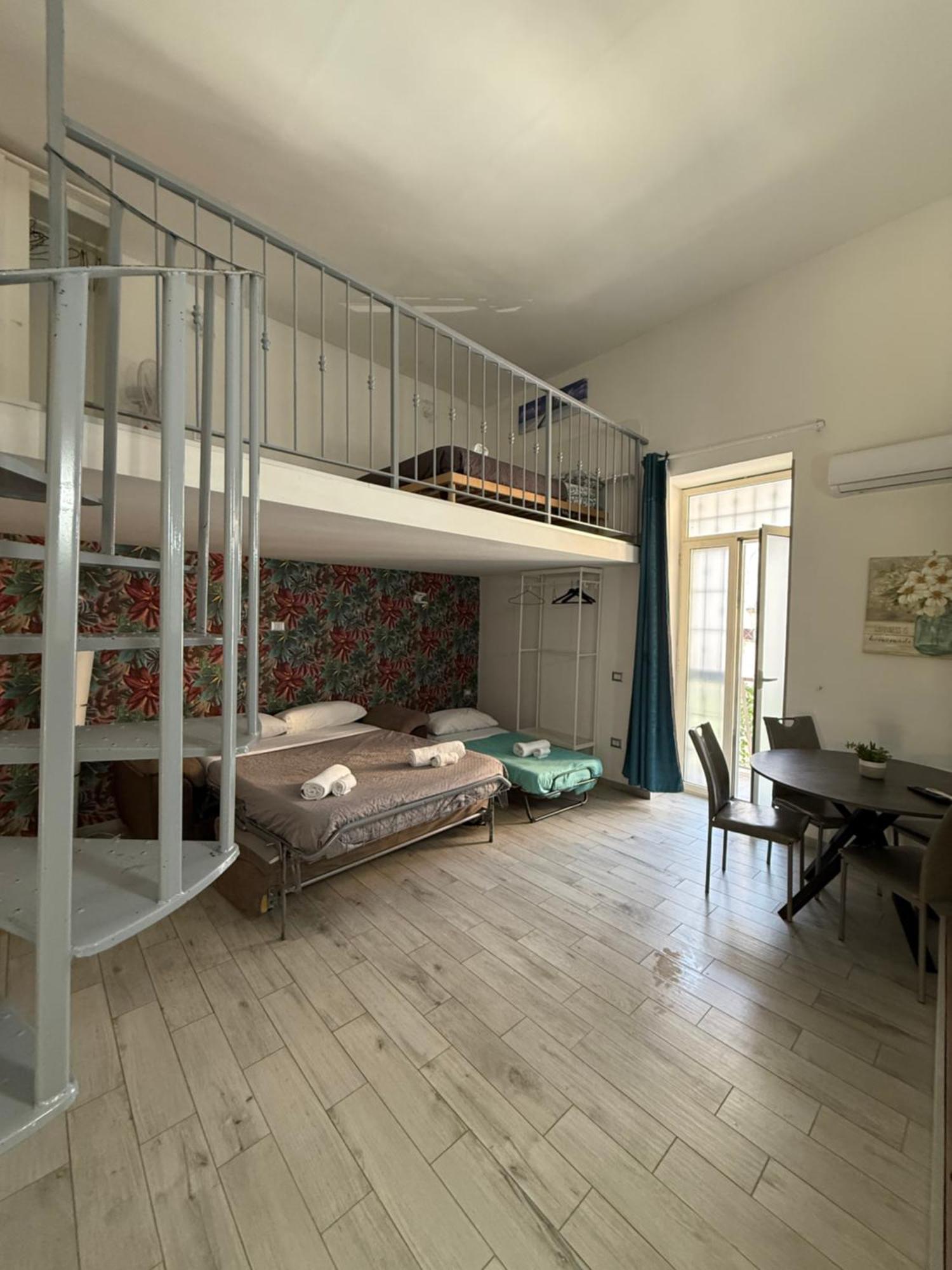 Centro-la Casa Di Lucio Bed & Breakfast Naples